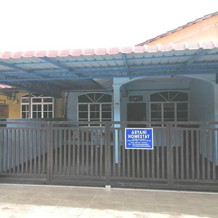 Aryani Homestay Kampong Kelemak Luaran gambar
